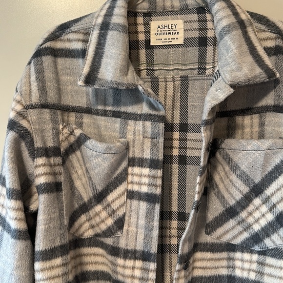 ASHLEY Outerwear crop plaid jacket - Picture 2 of 4